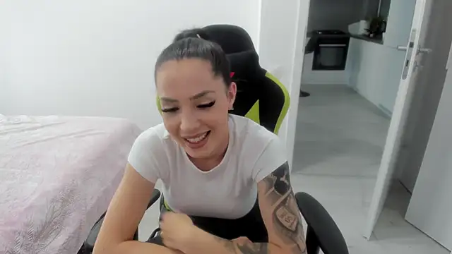 Emmapmg live cam