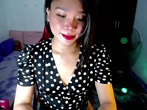 sofiathe1st live sex cam