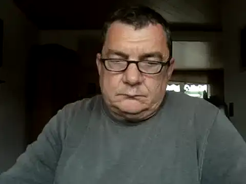 nobbie444 (M mature) - make me happy