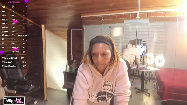 Destiny__Hall webcam