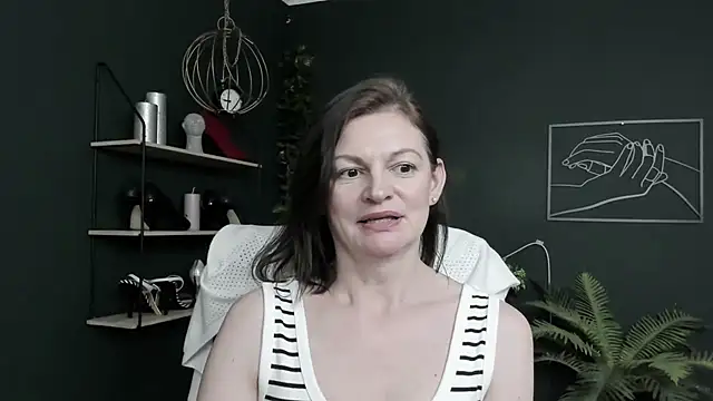 VivianWILD webcam