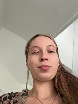 Mrs_Mr_007 webcam