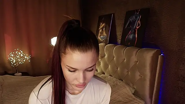 Aria_Mila webcam