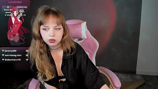 LeonaHicks webcam