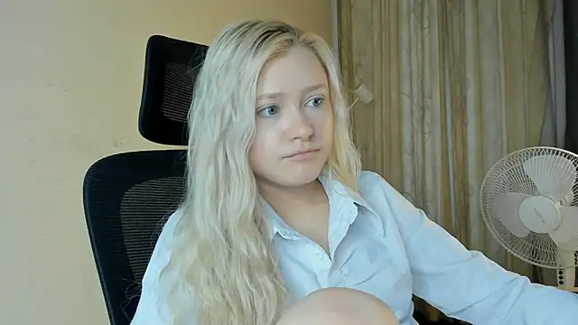 midnightpoise - MidnightPoise's free webcam - UK Sex Cams