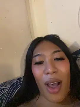 hugecock_tamira webcam