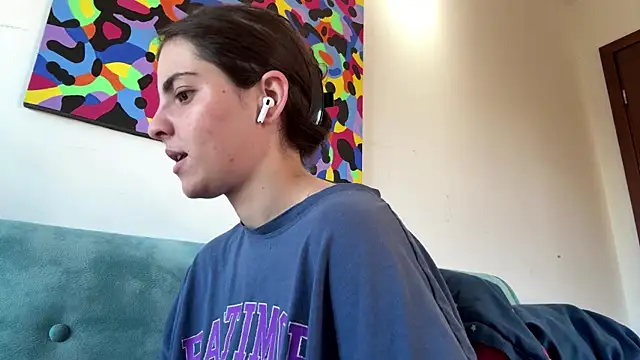 MarisaKomar webcam