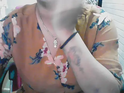 LovingPihu webcam