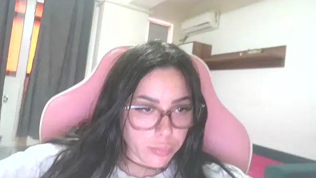 lovelyjulliette - LovelyJulliette's free webcam - UK Sex Cams
