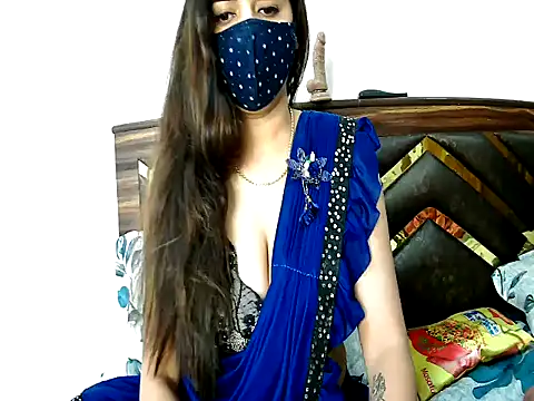 Gloie4u live cam on StripChat