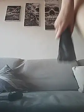 laura_ati - Laura_Ati's free webcam - UK Sex Cams