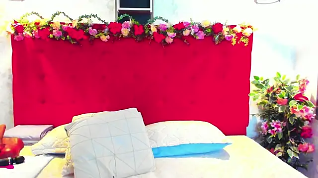 SilvannaFit live cam on StripChat
