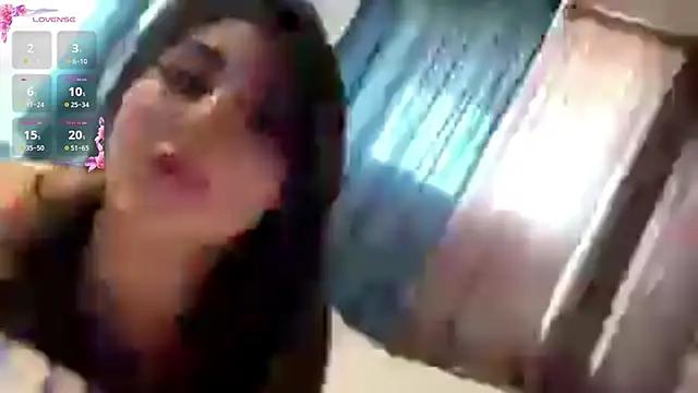 VastnessFantasy live cam on StripChat