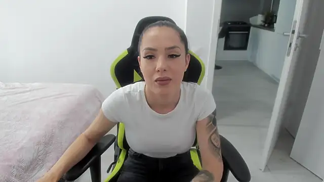 Emmapmg live cam