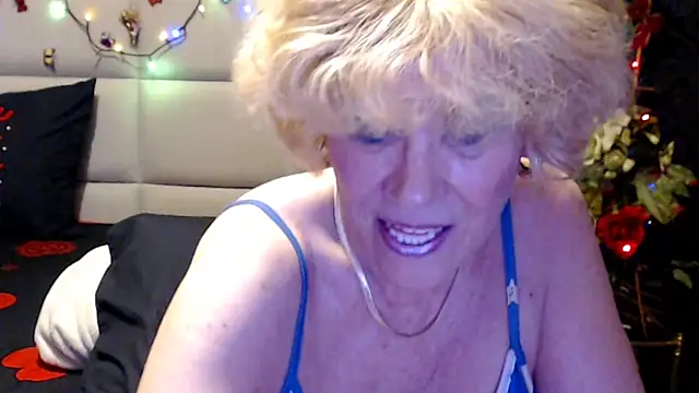 happywomanon - HappyWomanOn's free webcam - UK Sex Cams