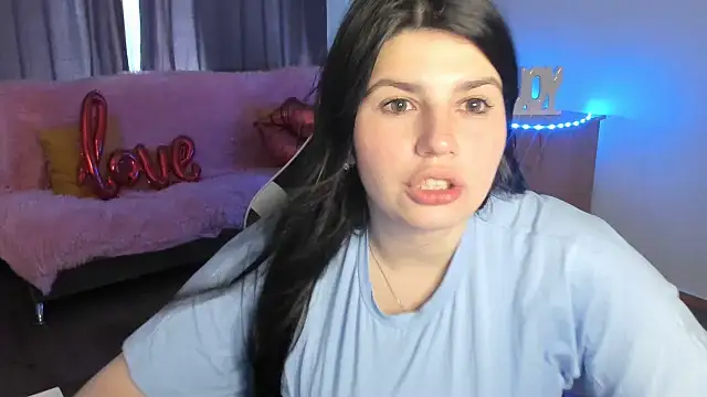 KisaModel live cam on StripChat