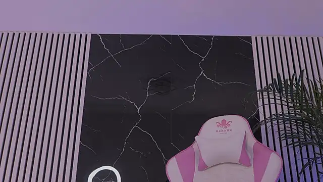 Ava-Diamond webcam