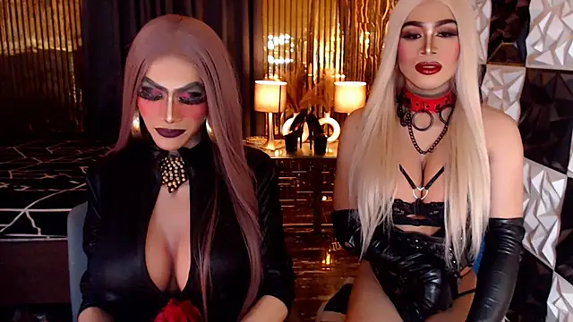 MonstrousCockDiva webcam
