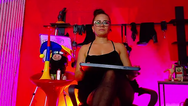 MistressSlut1 webcam