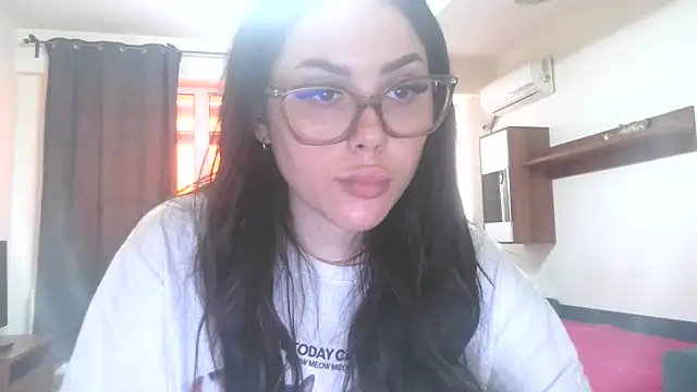 lovelyjulliette - LovelyJulliette's free webcam - UK Sex Cams