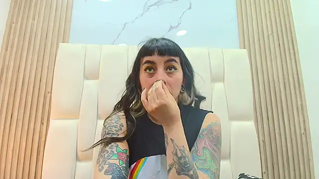 Naughty_Kittenm webcam