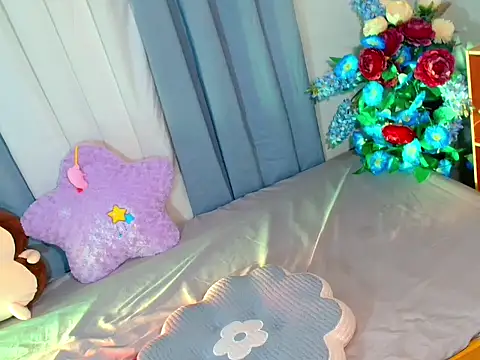 baby_kiraxx webcam