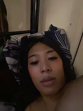 hugecock_tamira live cam on StripChat