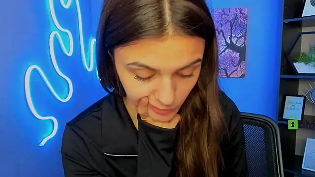 lisa_dark_ webcam