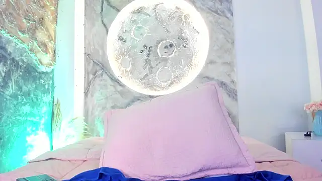 TaylorClay_ webcam