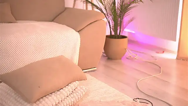 DeborahLowe live cam on StripChat