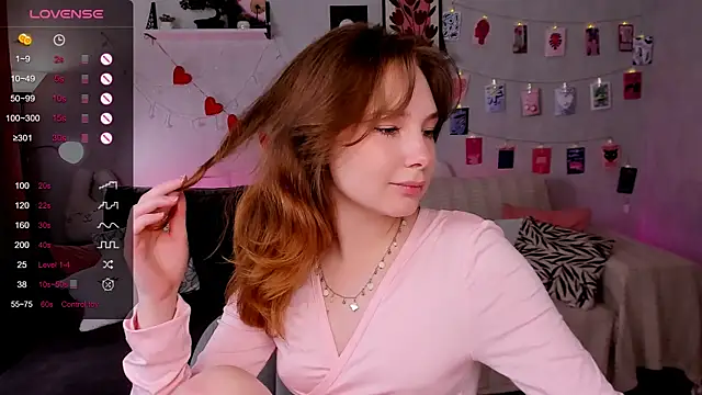 LanaBlu_ live cam on StripChat