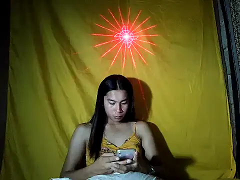Asian_PrettyAle webcam