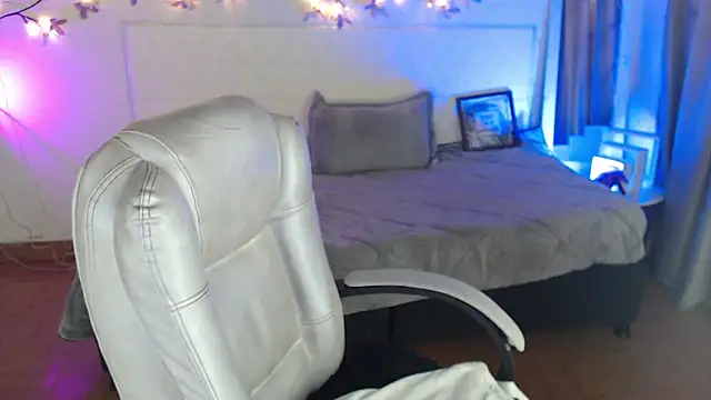 Tiana_27 webcam
