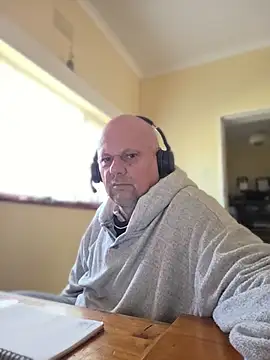 DaddyCumBumZA webcam