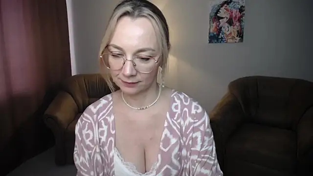 Ava_Elior webcam