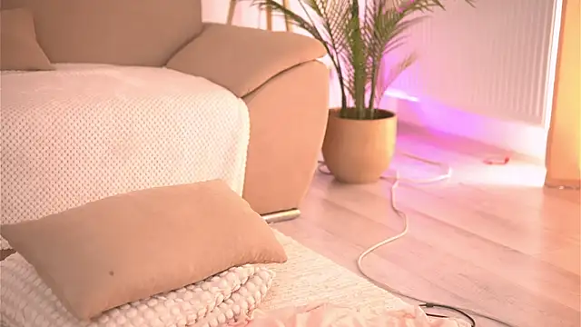 DeborahLowe webcam