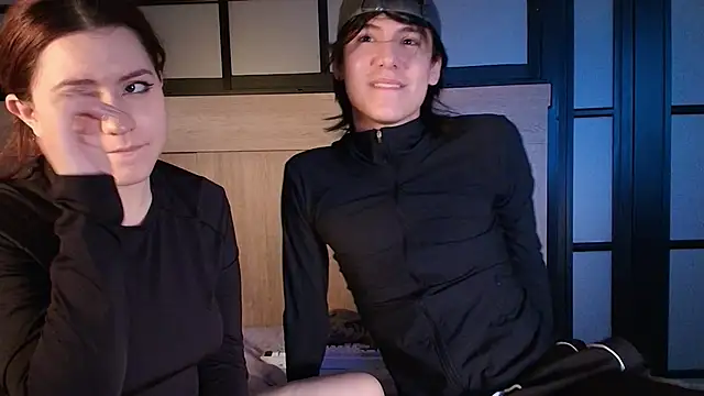 Daphne_and_Roger_ webcam
