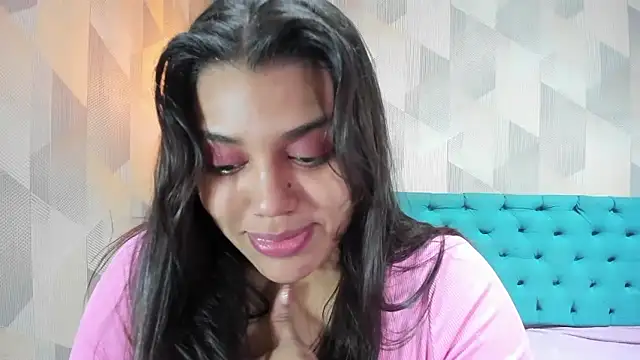 LindaBreeS webcam