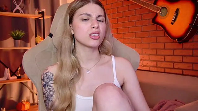 EllieCutes webcam