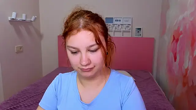 AngelinaLow webcam