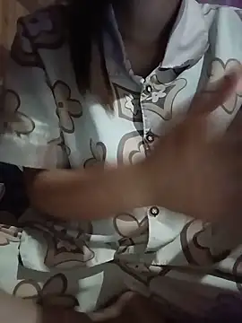 Hilary-123 webcam