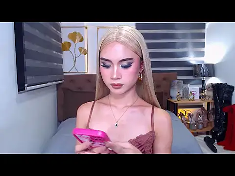 JuicyCockThea webcam