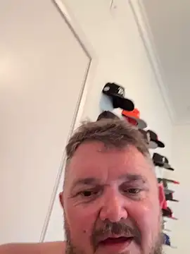 TatooedBear webcam