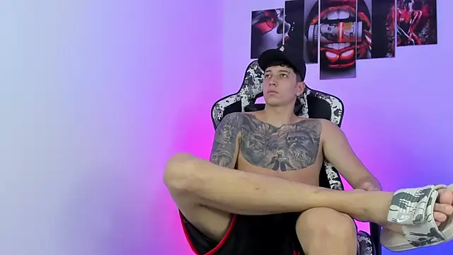 eithan_boy_ webcam