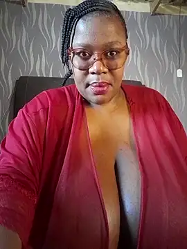 BoobsQueen46K webcam