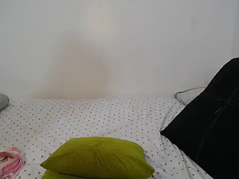 EnchantedVee live cam on StripChat