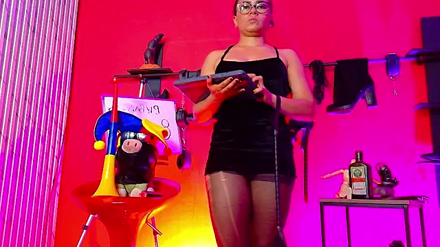MistressSlut1 webcam