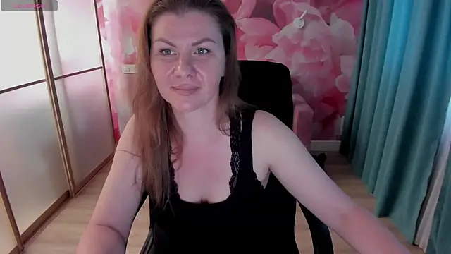 LunaKissesx live cam on StripChat