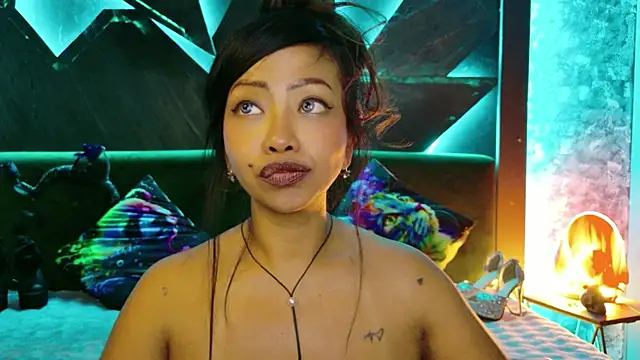 ElyaQuinn webcam