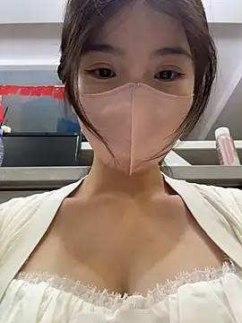 amateur pornstar GouGou-111